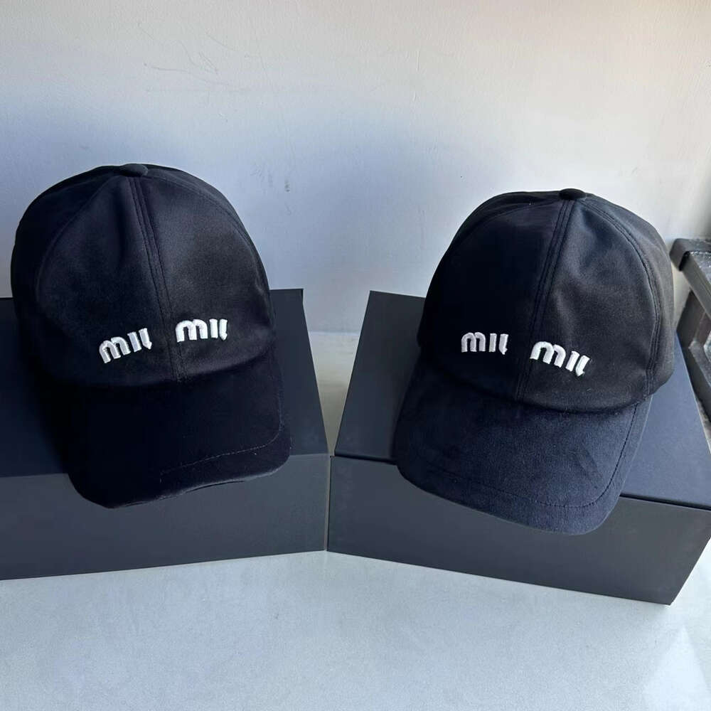 Nuovo velluto di Little MM Cappello da baseball High Version Black Black Autumn and Winter Style Mostra