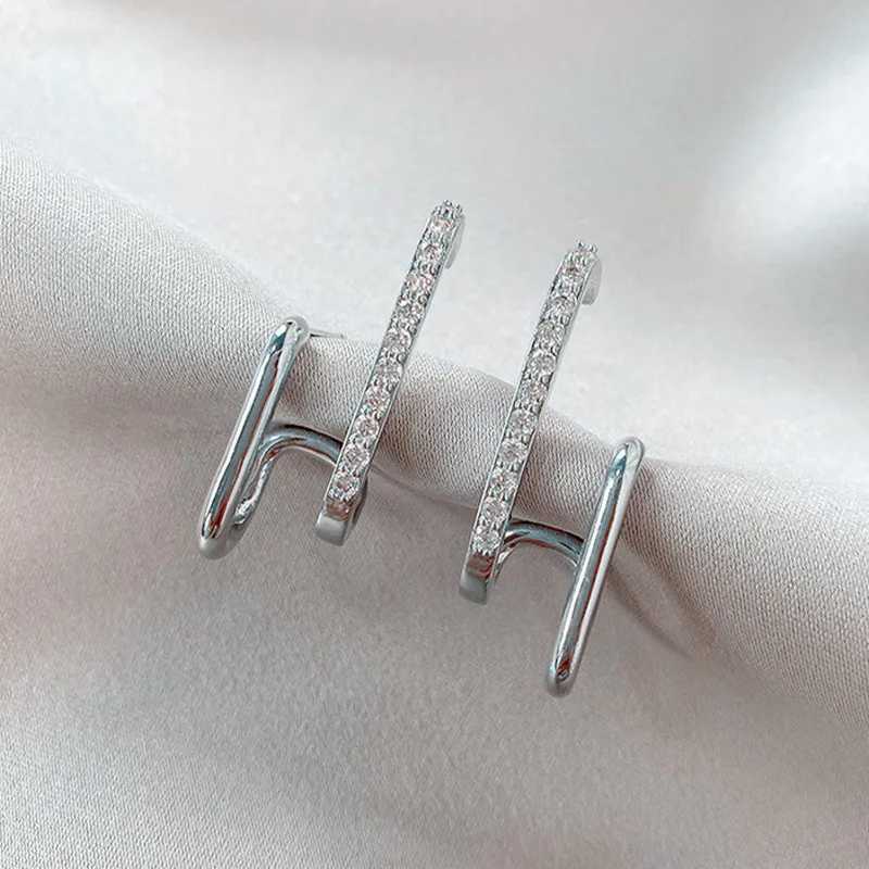 Stud 2023 Nowy jasny kryształowy luksus Koreańskie Niezwykłe kolczyki z pazurami Ucha Hook Nieregularny Pearl Choink Biżuter Prezent D240426