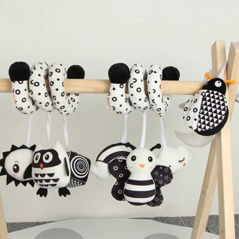 Mobiles# pendurar brinquedos berros de carro móvel infantil bebê espiral de pelúcia bar bar preto e branco brinquedo com chocalhos bb squeaker d240426