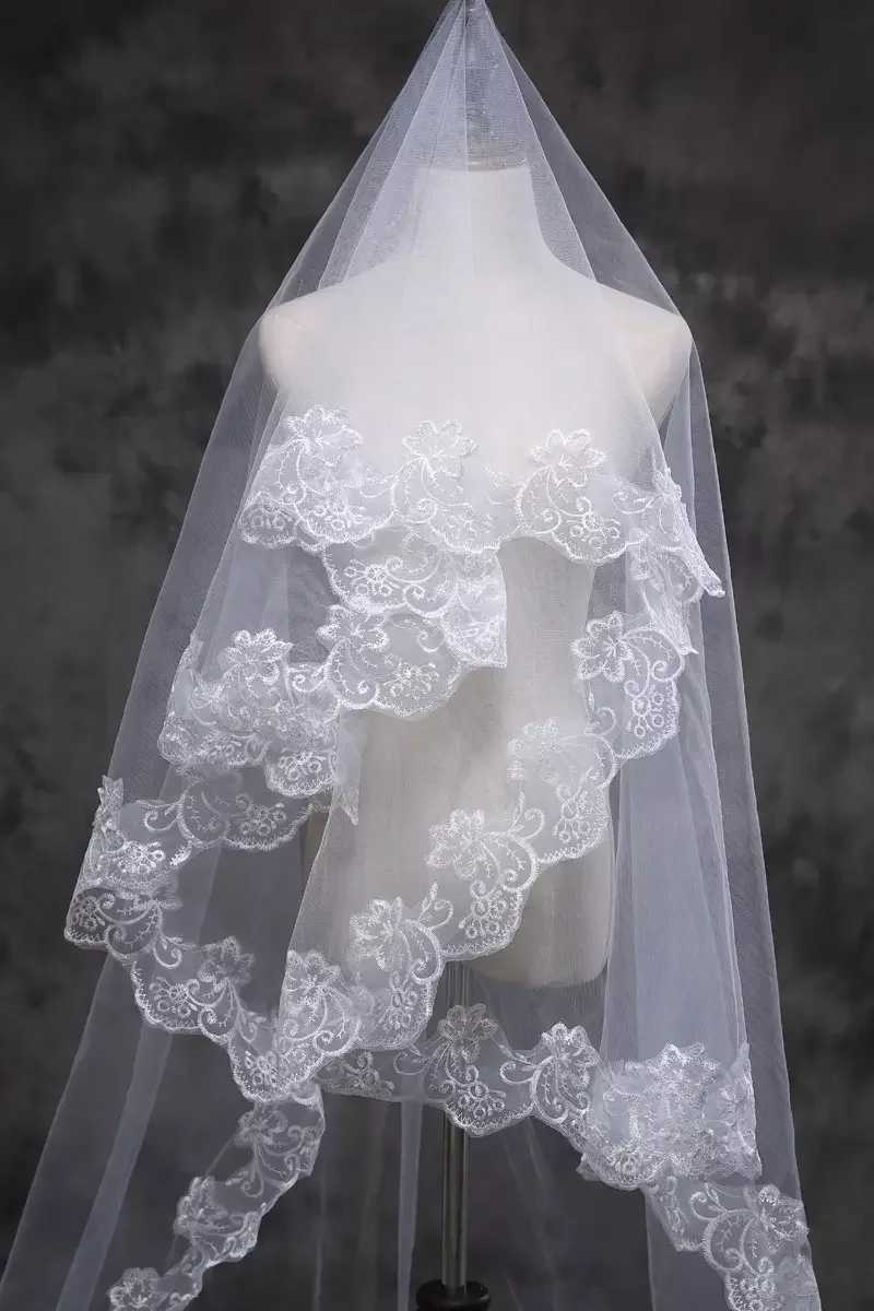 Bijoux de poils de mariage Accessoires de mariage Courts Veille de mariage blanc Ivory One Lay Bridal Veil appliques Lace Edge Accessoires de mariage bon marché