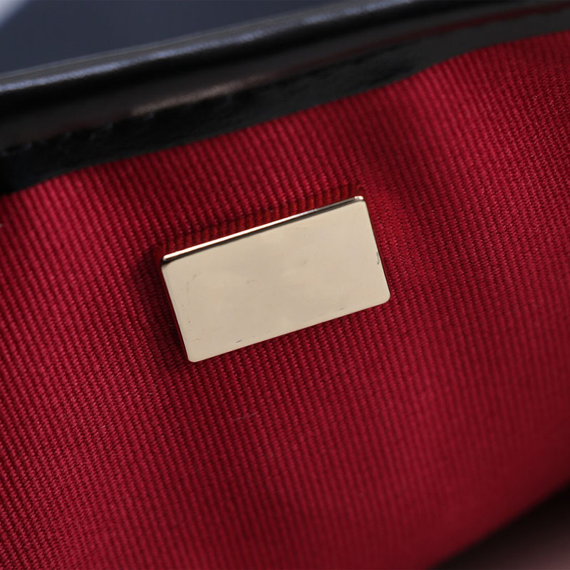 24C Satteltasche Luxusdesigner Frühling/Sommer Neue Frauen Mini -Kette Deckel Brieftasche Echtes Leder Mode High Crossbody Bag Vintage High Aussehen Elegante Umhängetasche
