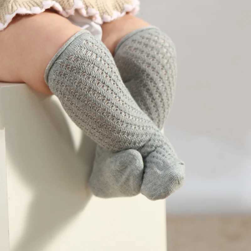 Chaussettes pour enfants Nouveaux chaussettes pour enfants pour bébés garçons au genou High chaussettes solides pour les tout-petits filles