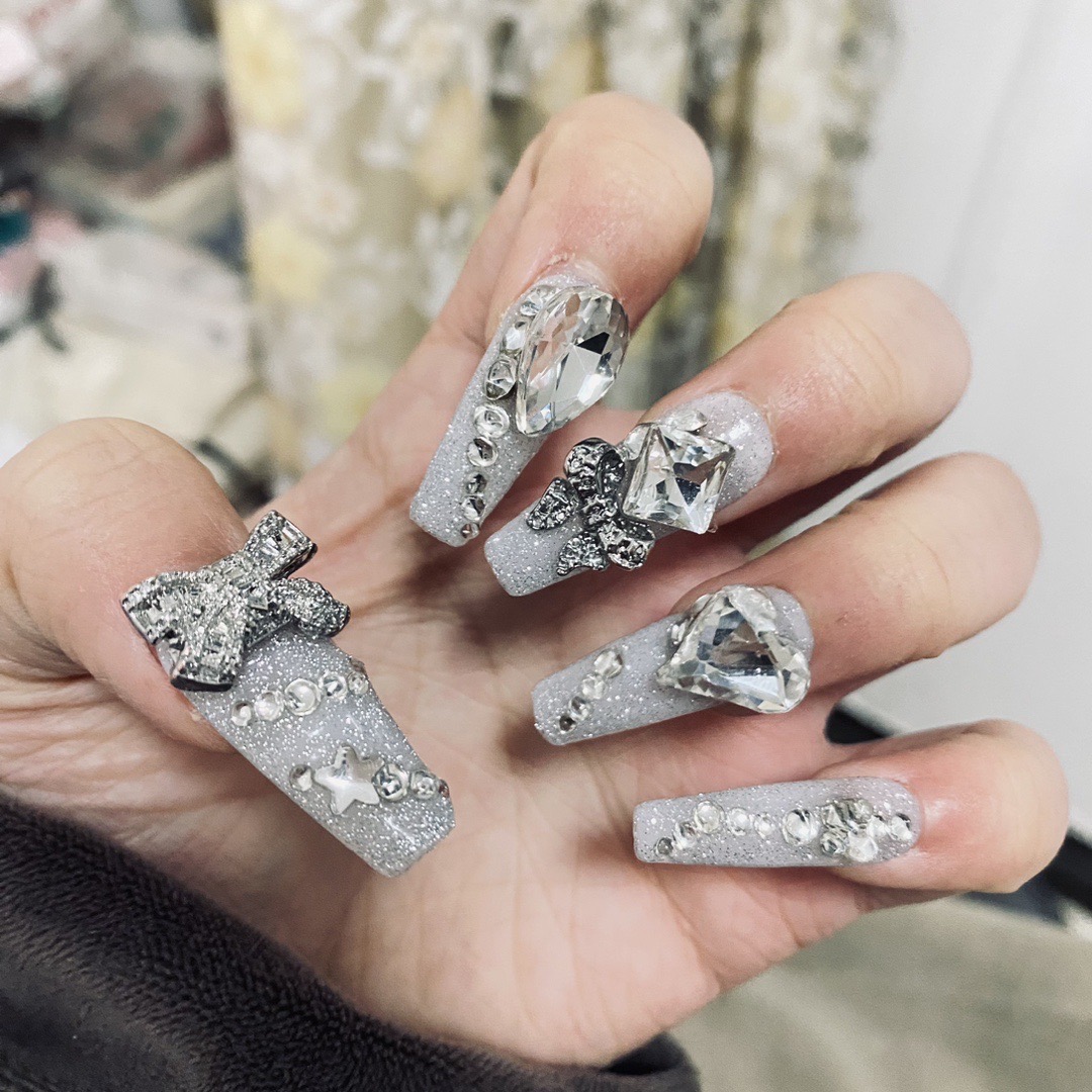 Glitzernägel Luxus gefälschte Nagelspitzen Frauen Wearable Press auf Nägeln mit goldenem Glitzer Diamant Full Cover