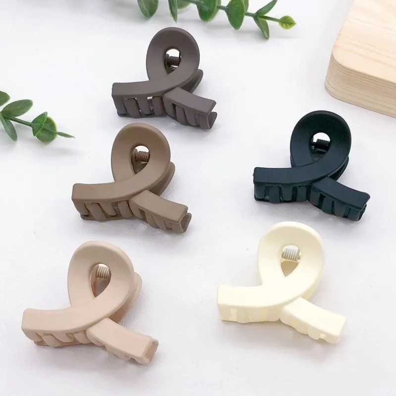 Hårklämmor Barrettes Multi-Style Hot Sale Ny Frosted Small Geometry Solid Color Clip Hairpin Hair Claw Barrettes For Women Girl Accessories Headwear 240426