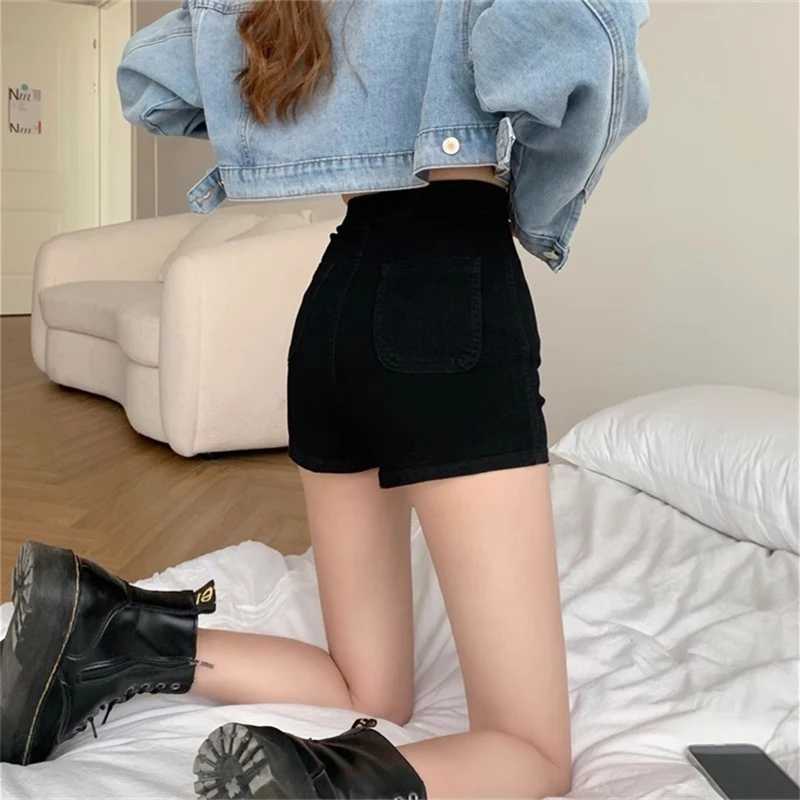 Shorts pour femmes Femmes Haute taille A-Line Black Skinny Shorts Summer Nouveau Vintage Street Style Young Girl Mini Jeans Femme Sexy Hot Pants D240426