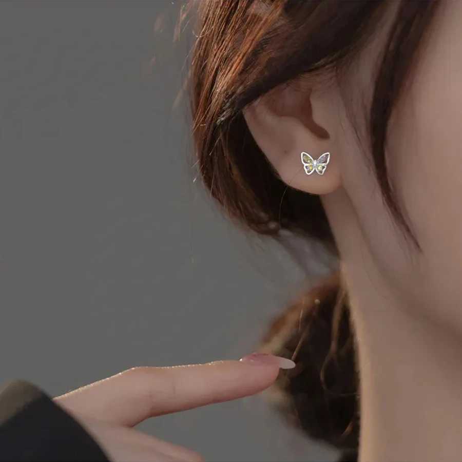 Stud Koreańska 925 Srebrna igła Tragus Helise Stunki Kolczyki dla kobiet Butterfly Serce Trendy Ear Rucha Biżuteria D240426