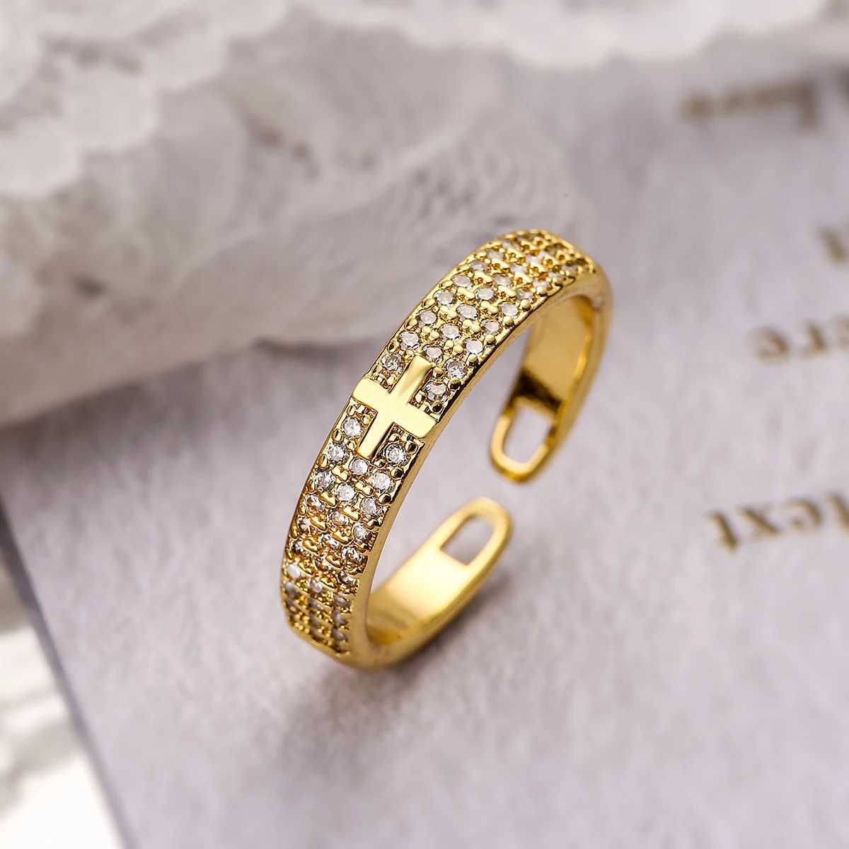 Band Rings Womens Classic Cross Open Ring Cubic Zirconia Fingerband Modern Womens Dating Party Jewelry Q240427