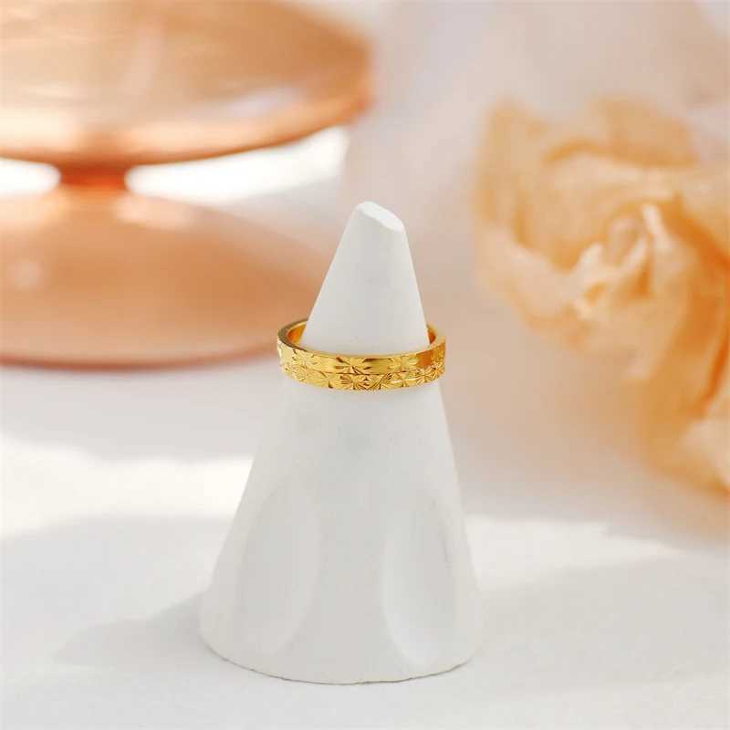 Band Rings Dancy Fairy Tarnish Free Carved Bright Light Womens Bold Ring Waterproof Stapble Ring Bijoux Womens Party Q240427