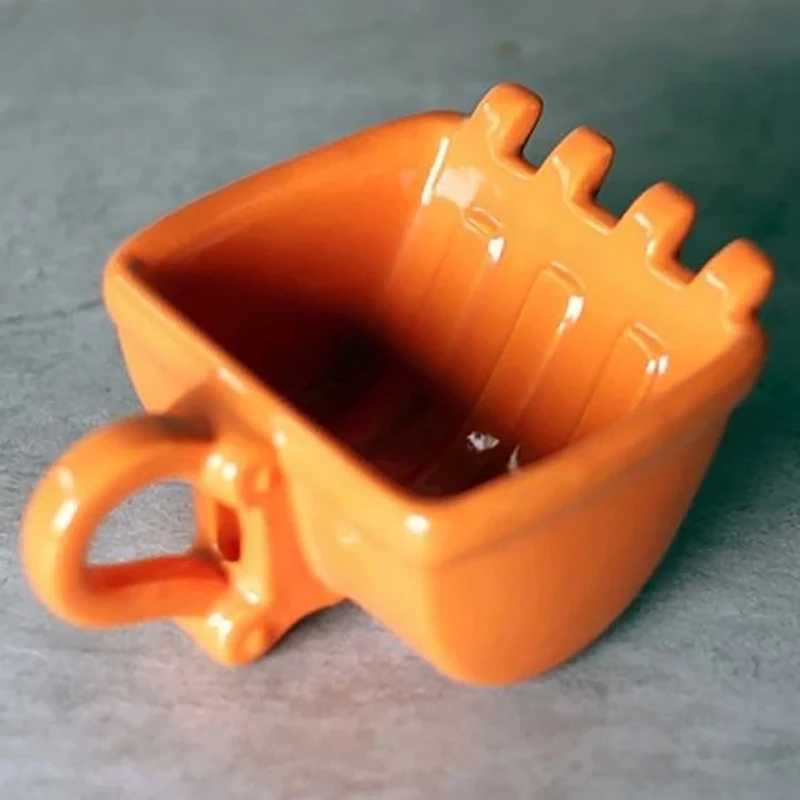 Tassen Creative 3D Bagger Eimer Bucket Model Coffee Tasse mit Schaufellöffel Interessanter Ausgraber Ashley Cake Container Teetasse J240428