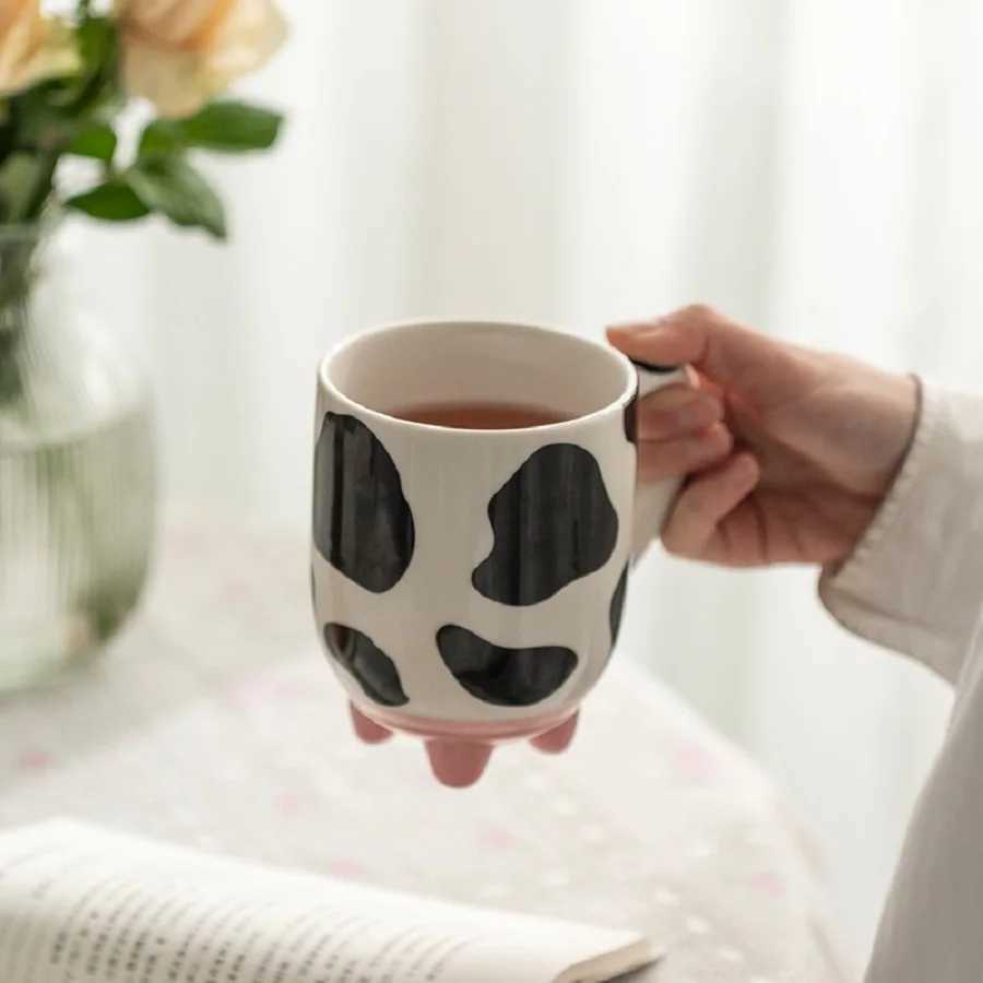 Mugs 500ml/17oz cute cartoon ceramic cup creative cow pattern and foot water cup coffee cup summer and winter drinks gift J240428