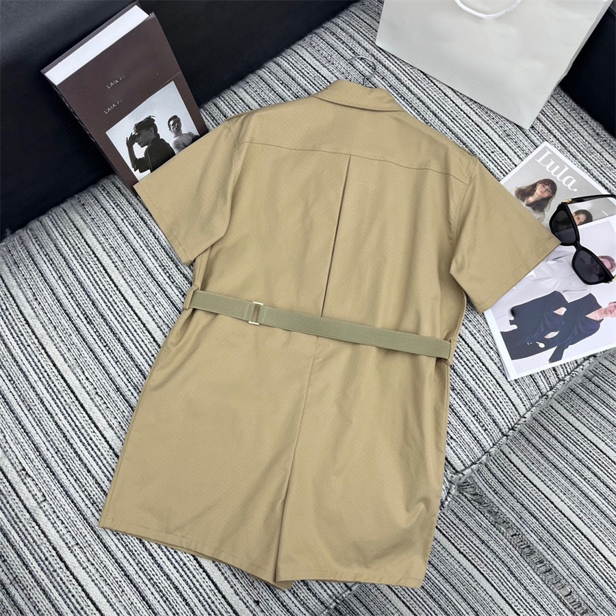 Designer Jump Sumpsuit Summer Summer Casual Playsuit Fashion Tide New Khaki Lapela Manga curta Botão de trabalho com cinto