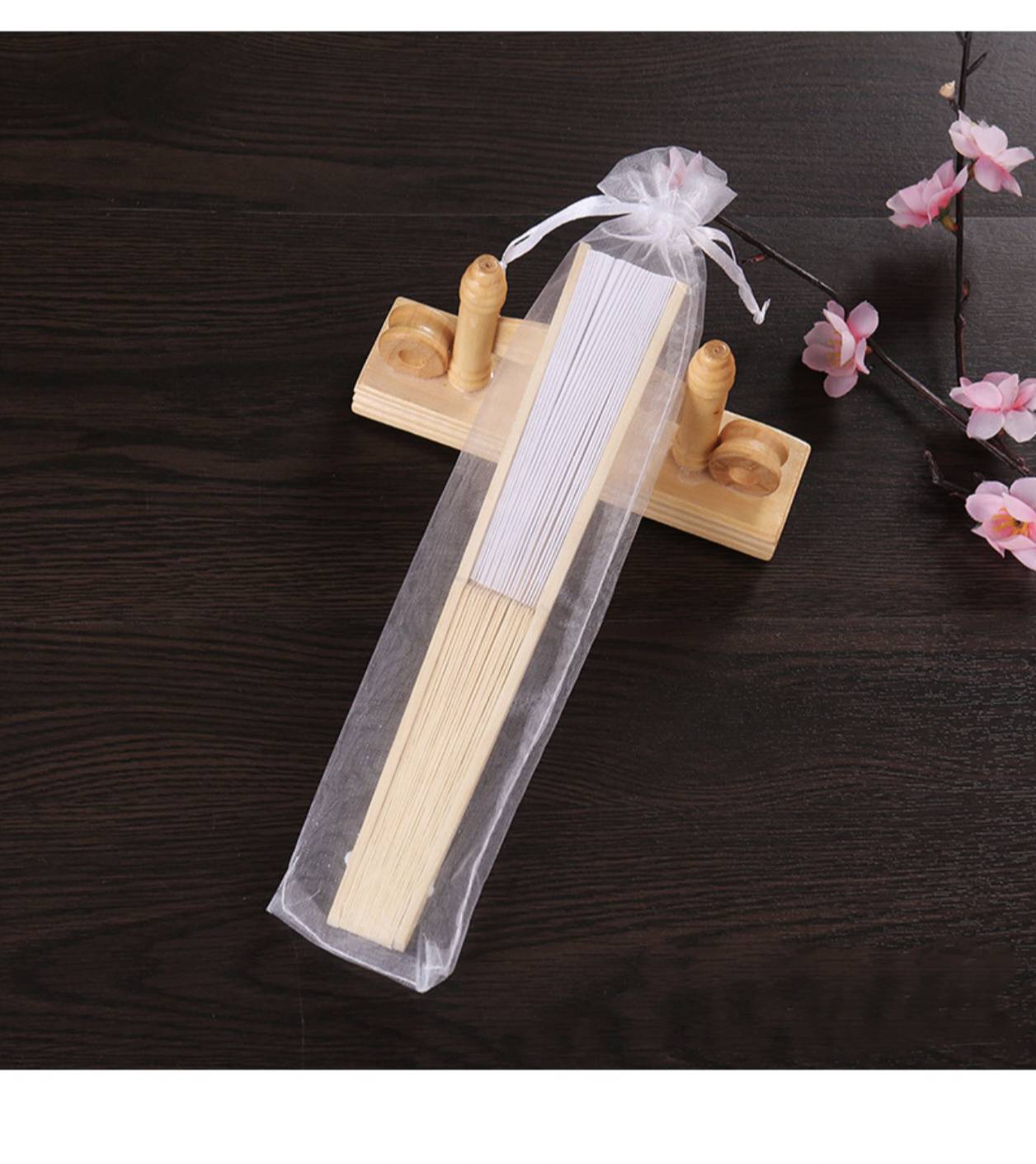 Ventilador de seda blanca de 7 pulgadas Ventilador de tela blanca Boda de boda plegable Ventilador de bambú de bambú Creación de bricolaje en blanco Publicidad