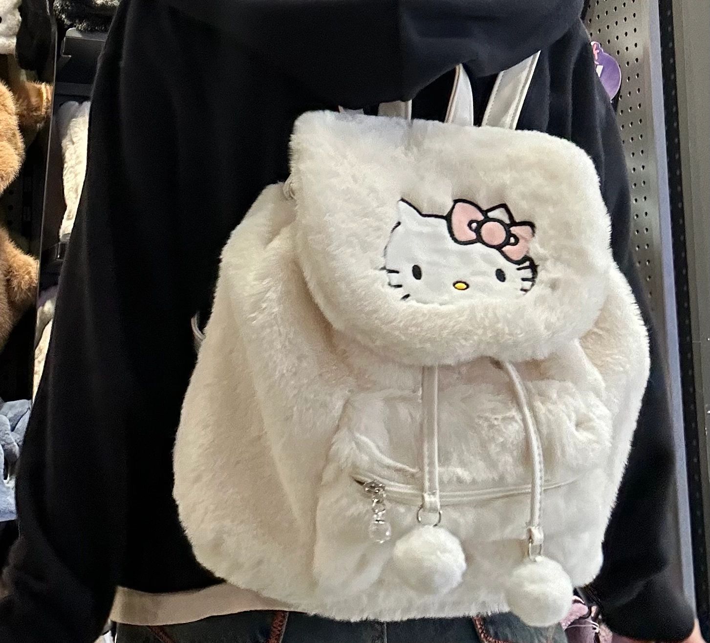 Cute cartoon three. Li Ou Kulomi Plush Bag for Women's Niche Design Flip Backpack Trendy Casual Pachaletti Backpack