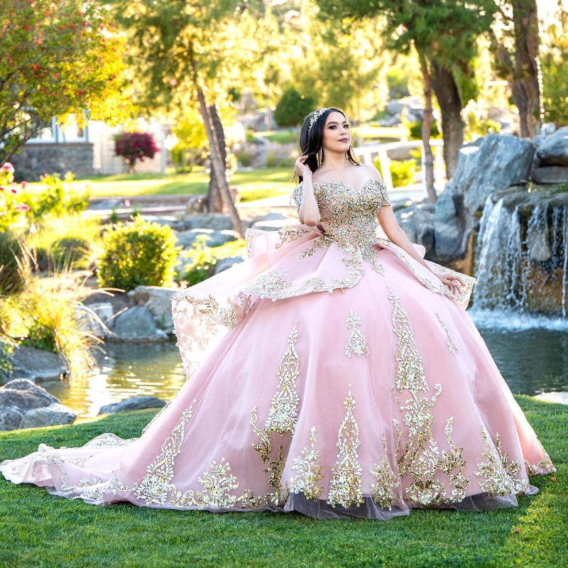 Princesse rose Quinceanera robes 2024 Off épaule Gillter Gold Applique en dentelle Perles Sequins à lacets Vestidos Corset 15 Anos Rosa