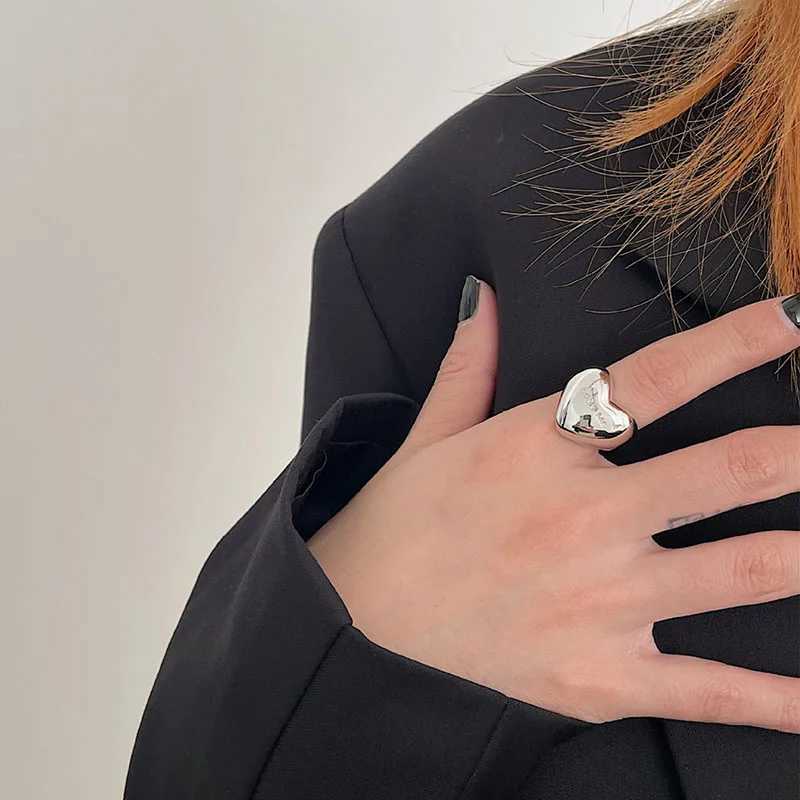 Bands anneaux Foxanry Silver Ring Accessoires pour femmes Nouvelles tendances élégantes et lisses d'amour bijoux de fête d'anniversaire Q240427