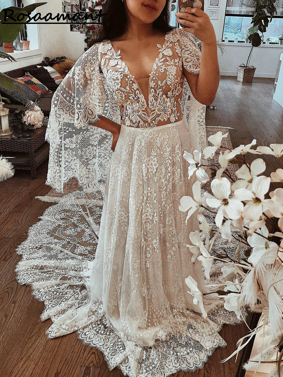 Bohemian Illusion V-Neck Robes de mariée à manches courtes à manches courtes avec des applications Cape Appliques en dentelle Robe de Mariee