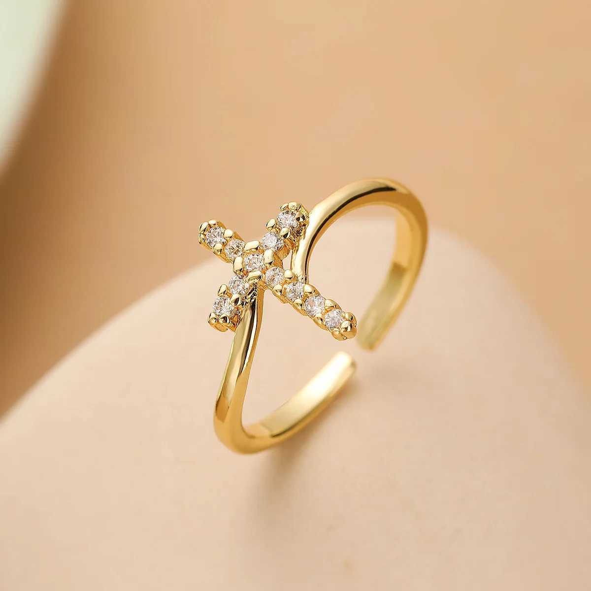 Pierścienie opaski klasyczny krzyżowy pierścień sześcien cyrkonia palec nowoczesny damski datowanie biżuterii Q240427