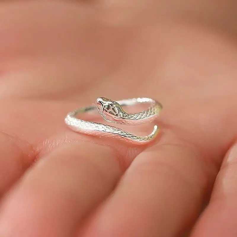 Bröllopsringar Spirit Snake Ring Kvinnlig öppning Justerbar Snake Tail Ring Small Snake Ring Cool och mångsidig unik personlighet