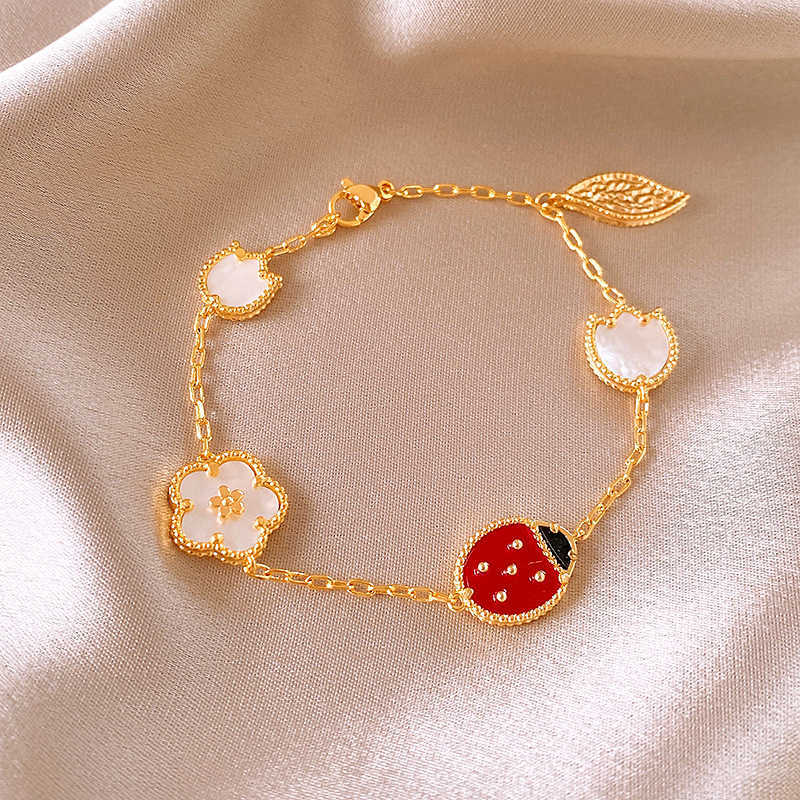 Avantgarde en sieraden Goudbloem van hoge kwaliteit Zeven sterren Ladybug armband modieus klein fris met gemeenschappelijke vnain