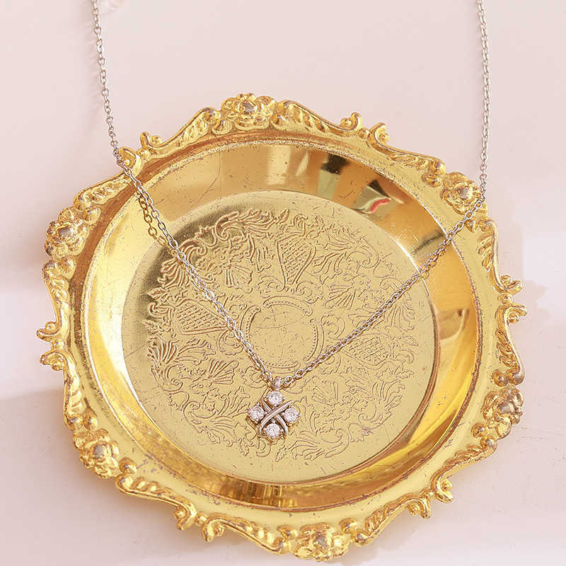 Luxury Tiifeniy Designer Pendant Necklaces Gold electroplatingKorean design with highend and ethereal charm personalized internet celebrity studded diamond co