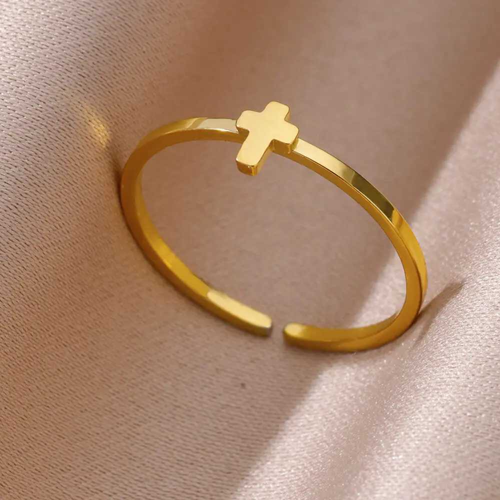 Anillos de banda anillo de acero inoxidable utilizado para accesorios de joyería para mujeres simples decoración retro luna estrella en forma de corazón anillo de cruz ajustable Q240427