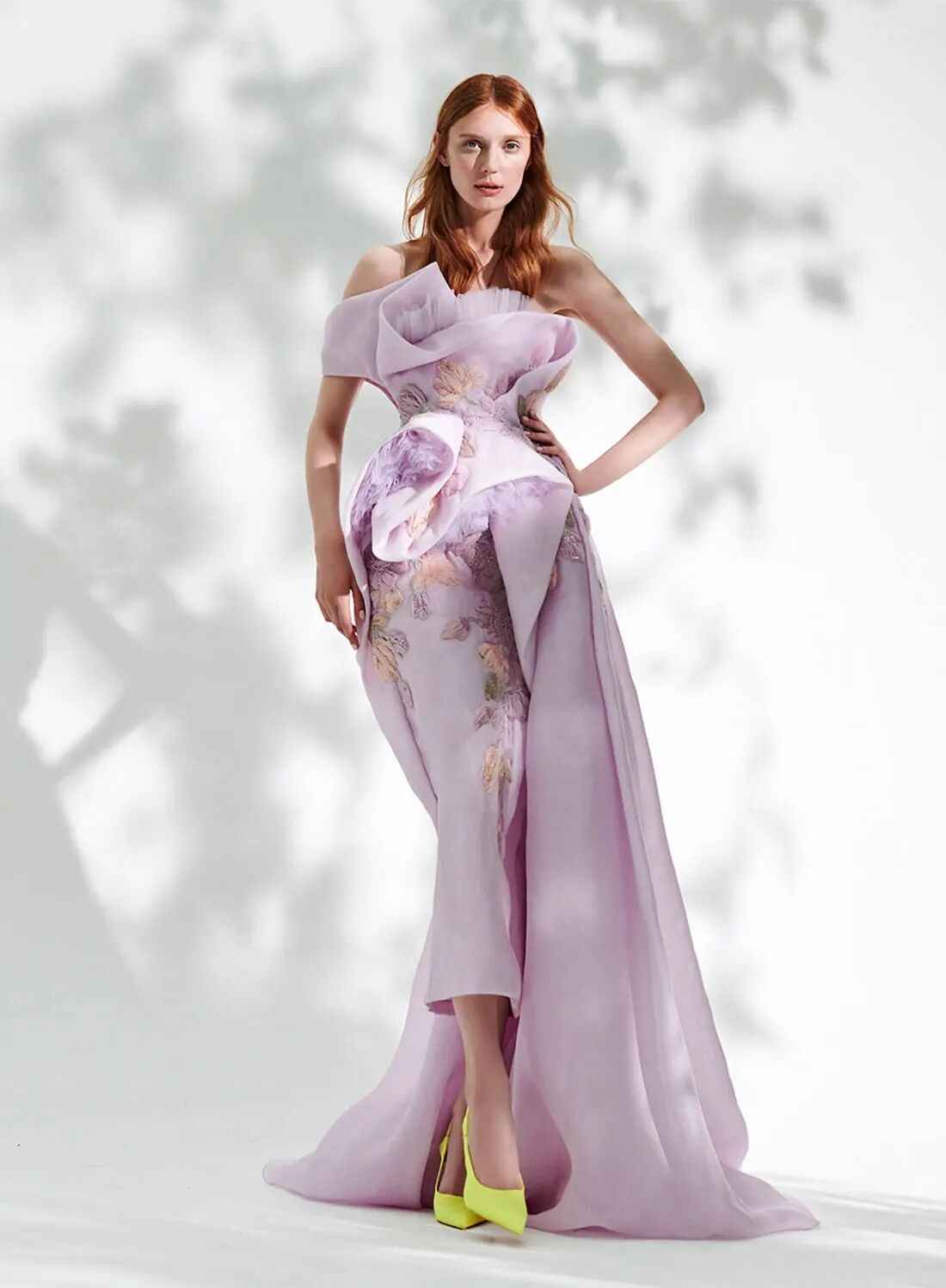 Underbara sjöjungfruklänningar Asymmetrisk hylsa Stropplösa nackblommor Design Tepetlängd Celebrity Evening Dresses Plus Size Custom Made L24730