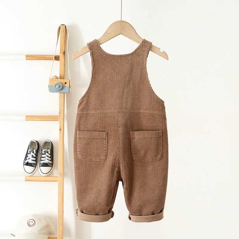 Rompers 1-4 jaar lente kinderen babykleding hart borduurwerk babyjongens meisje slabbetje broek vaste overalls corduroy casual suspener uitkering h240509