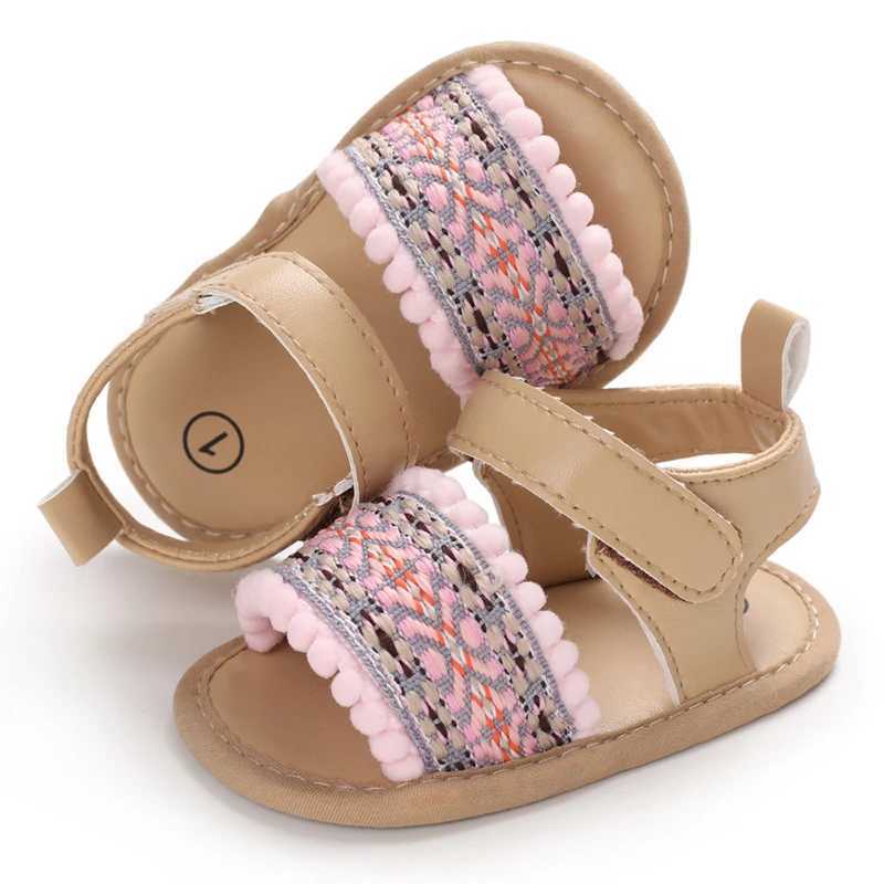 Sandales mignonnes sandales brodées imprimées pour les bébés filles d'été chaussures plats confortables 0-18 mois chaussures de marche bébé240429