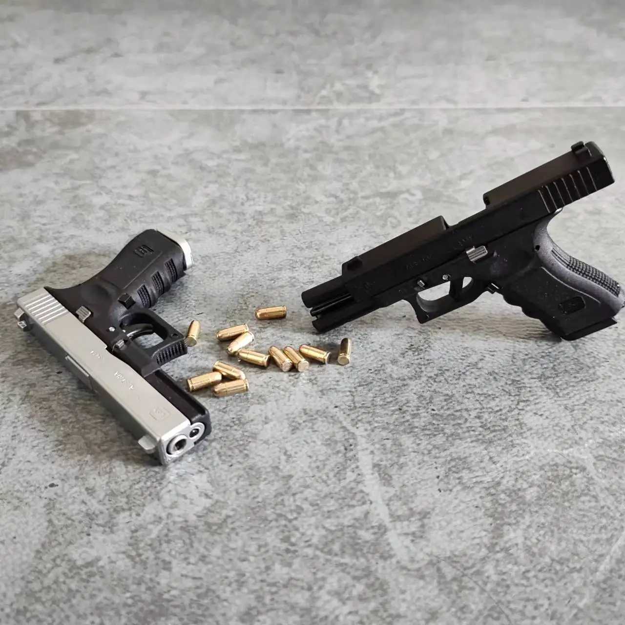 Gun giocattoli in lega 1 3 pistole Mini 17 modello giocattolo pistola assemblare disassemblare le pistole di sopravvivenza jedi bambini bambini regalo T240428