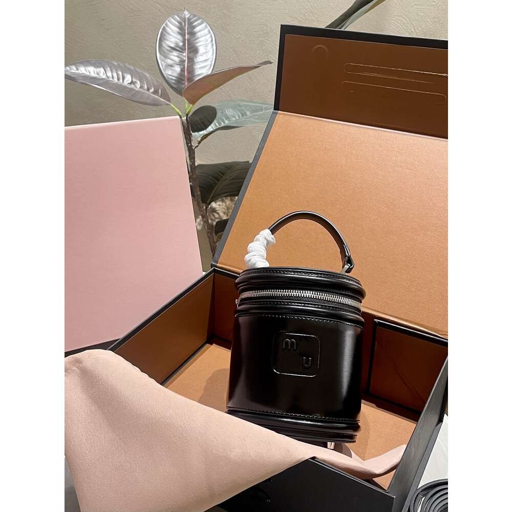 Nuovo borsetta più venduta 80% Factory Wholesale -Interret Celebrity Nuova borsa rotonda box womens wimens portatile versatile lettera una spalla incrociata borsetta