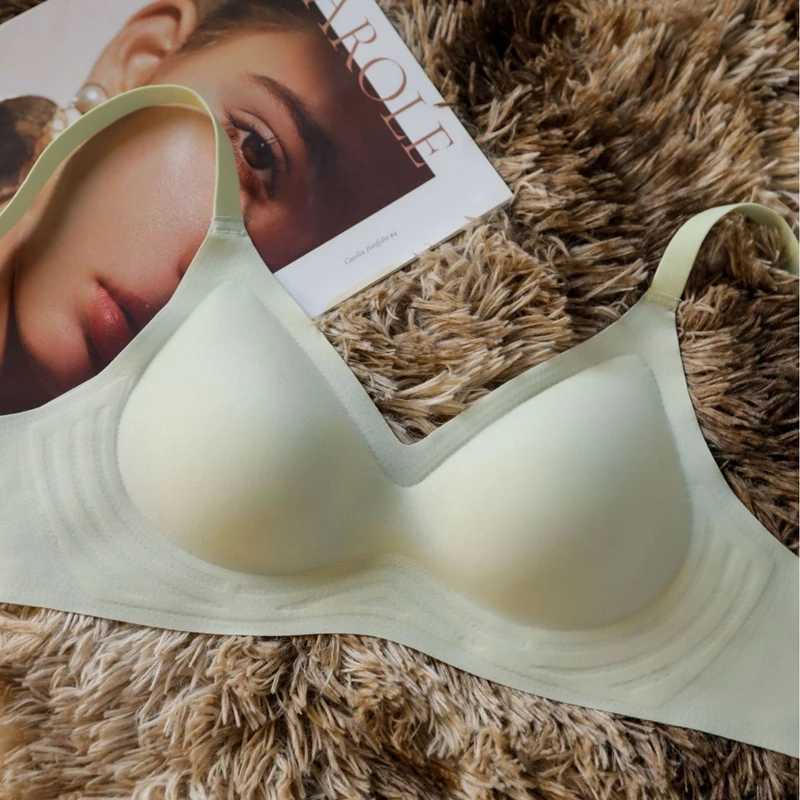 Bras Seamless underwear suitable for women with small breasts push ups strapless soft support sports bras large breasts and small and thin skin Y240426