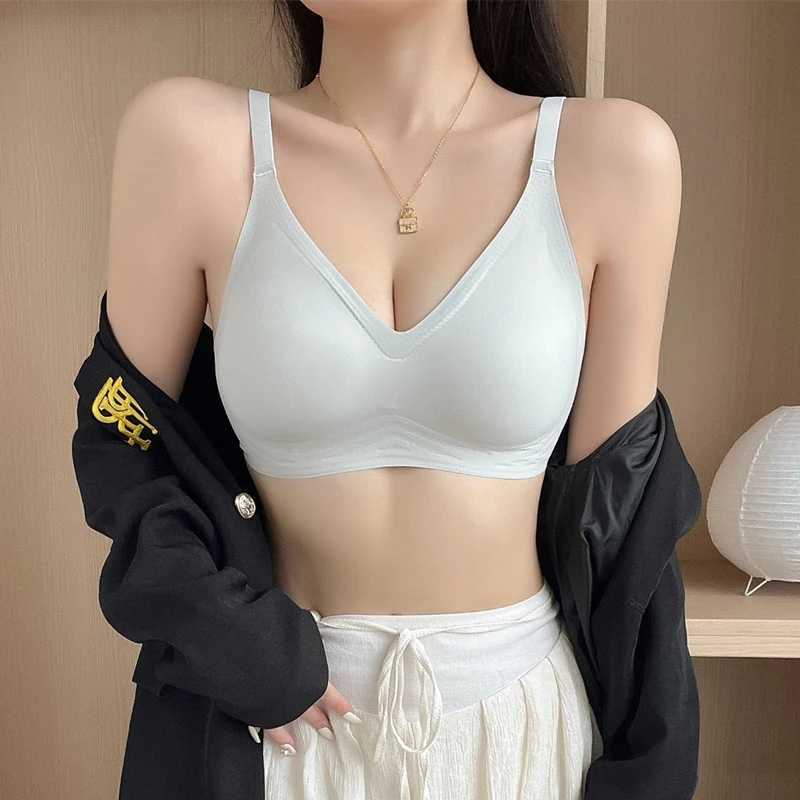 Bras Seamless underwear suitable for women with small breasts push ups strapless soft support sports bras large breasts and small and thin skin Y240426