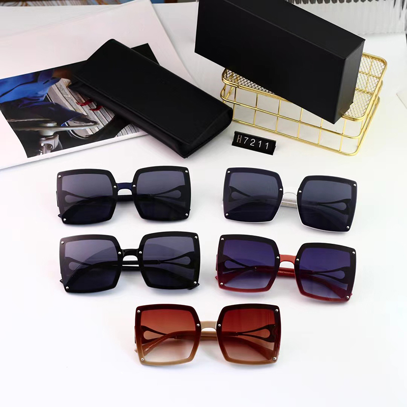 Designer Sonnenbrille für Frauen Mode polarisierte Sonnenbrille Populäre Männer Luxus Metall Retro Design Square UV Resistant Sun Glass Casual Vielseitige Brille