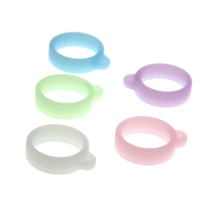 Band de lonyard de silicone 20 mm Glow Luminal dans le collier de silicium foncé O Clips d'anneau String Necy Corde Chaîne de chaîne de manège Couleur