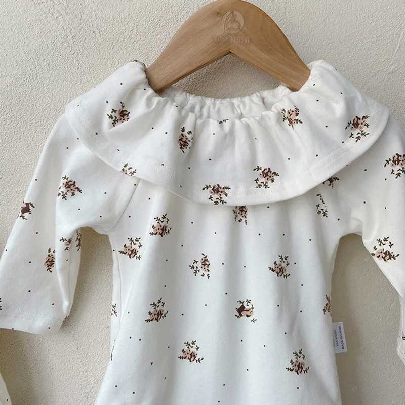 Rompers 2024 Autumn Babymeisjes Kleding Floral Baby Bodysuits Peter Pan Collar Girls One Piece with Bunny Hat H240429