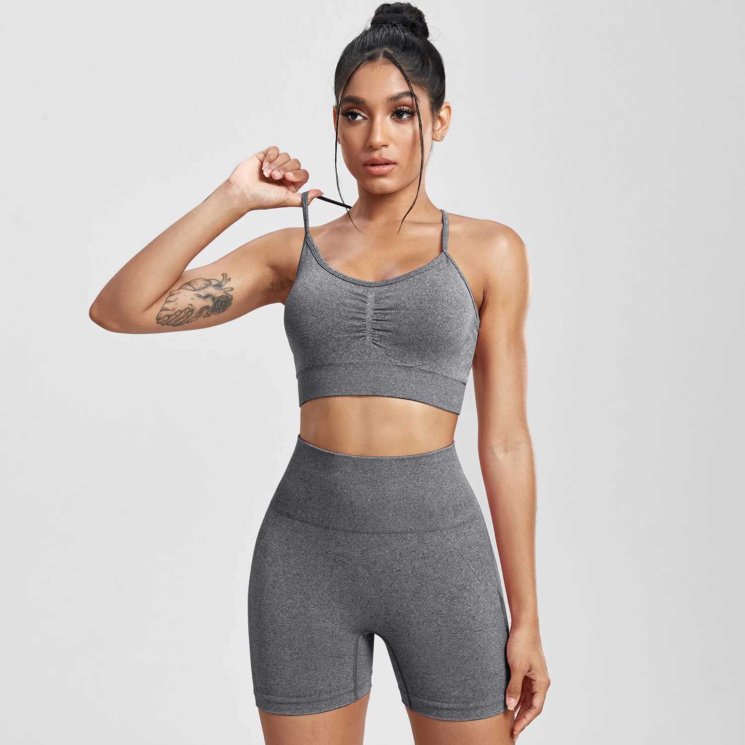 Tracksuits voor dames Normaten Fitness Set Women Sports Push Up Bra Gym Suit High Taille Naadloze Kleding Outfits Shorts 1/Vrouwelijke set Y240426