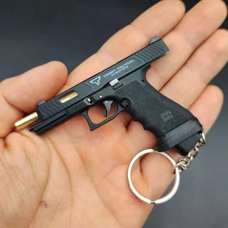 Gun Toys 1 3 Legering G34 TTI Pistol Mini Toy Gun Model Keychain Monteer Demontage Jedi Survival Pistols for Adult Kids Gift T240428