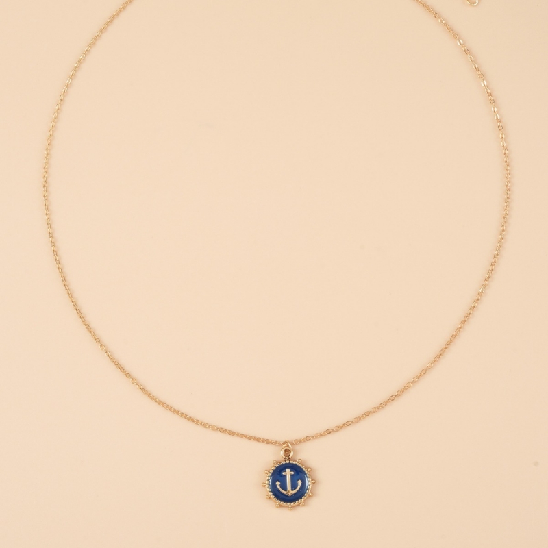 Design de base de style Instagram à la mode et minimaliste de base, pendentif d'ancrage personnalisé pour le collier féminin