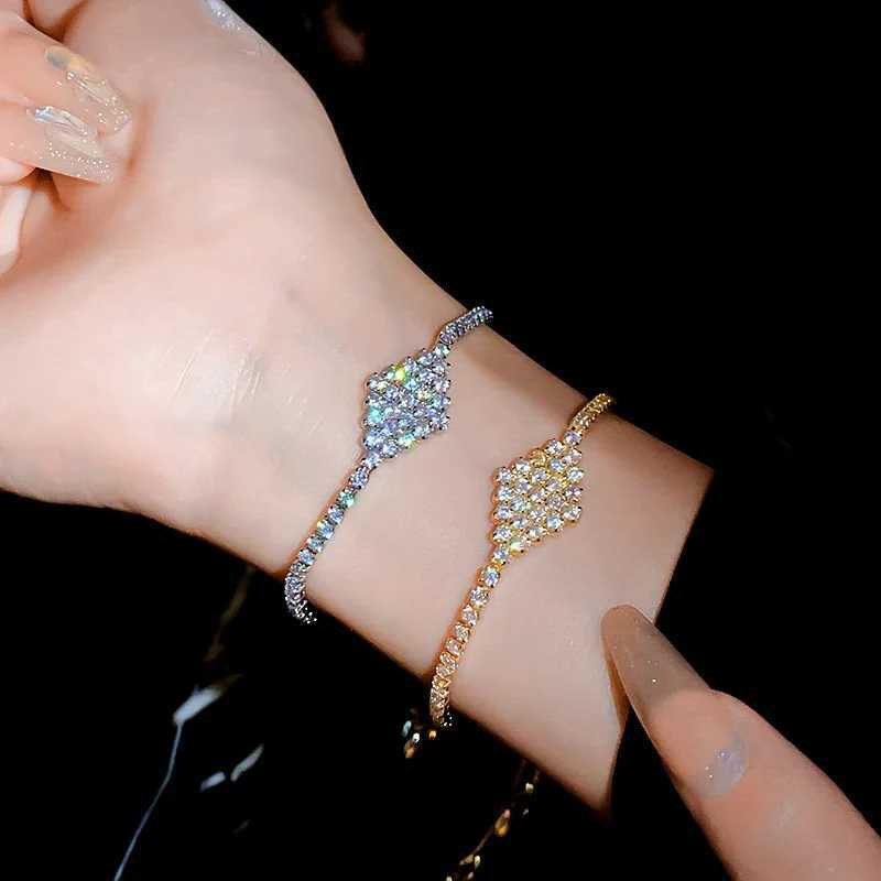 Chaîne luxueuse pleine de bracelets carrés en strass pour femmes Géométrie de haute qualité Bracelet Bracelet Fashion Wedding Jewelry Gift
