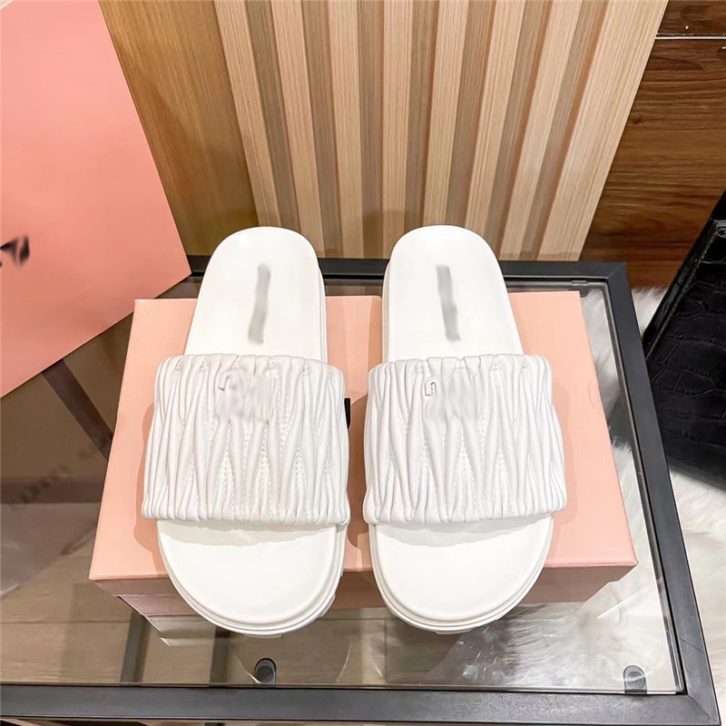 Nuove designer di pantofole Donne Slide Slide Piattaforma Summer Sandals Scarpe Ladies Classic Brand Casual Woman Outside Slipp Beach Real in pelle Vera di alta qualità