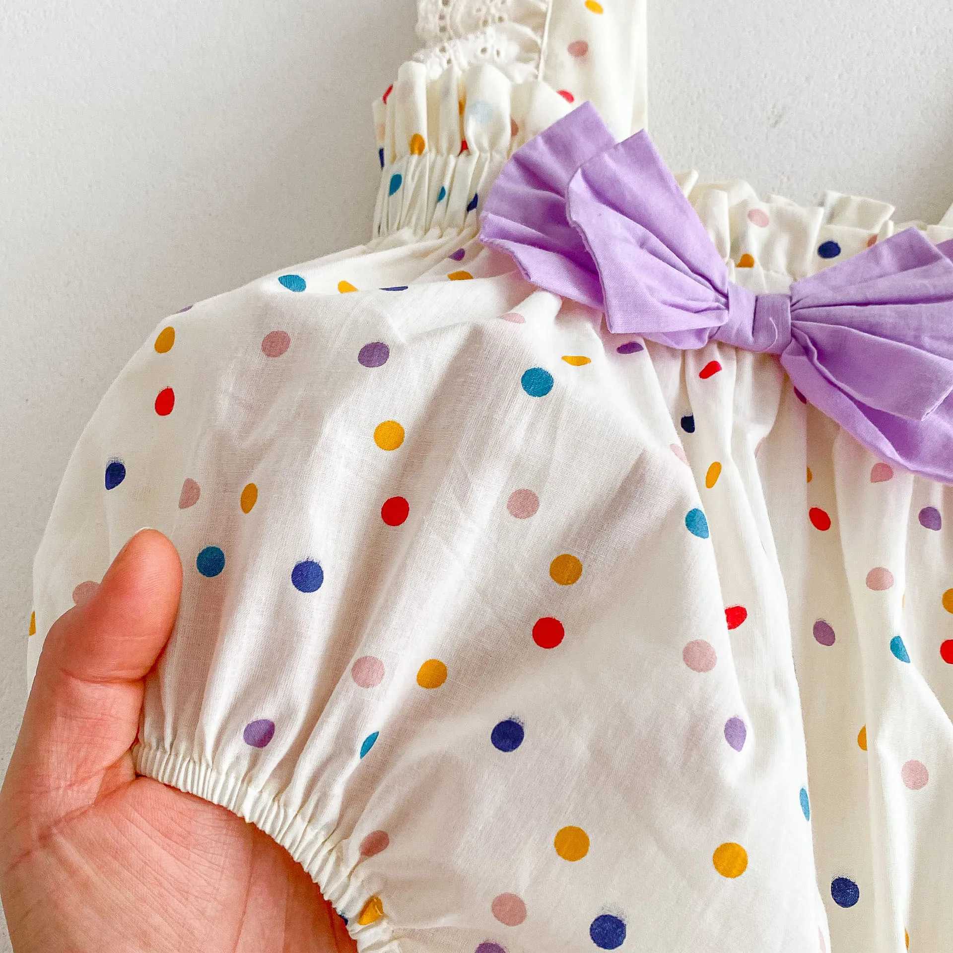 ROMPERS 2024 Sommermädchen Kleidung Buntes Punkt Girls One Stück mit Hut Toddler Outfit H240429