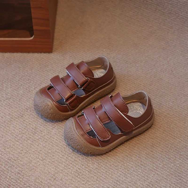Sandalen Baby Sandalen Zomer Baby en kleuterschoolschoenen Comfortabele kinderen Casual Sandals Soft Sole Anti Slip Girls First Walking Shoesl240429