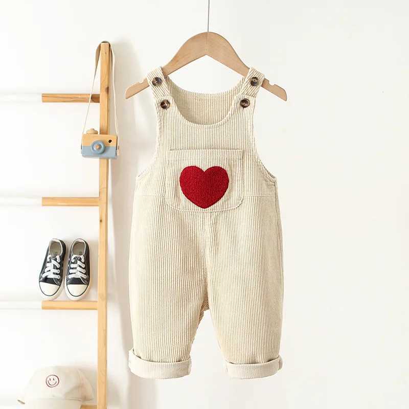 Rompers 1-4 jaar lente kinderen babykleding hart borduurwerk babyjongens meisje slabbetje broek vaste overalls corduroy casual suspener uitkering h240509