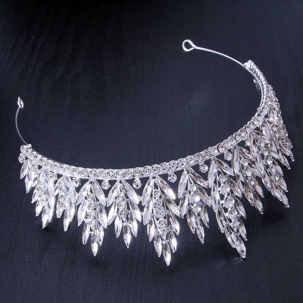 Tiaras Eleganti principessa Eleganti ragazze White Crystal Tiara donne Regalo matrimoni Bridal Bride Crown Accessori abiti capelli Nuovi Accessori abiti capelli