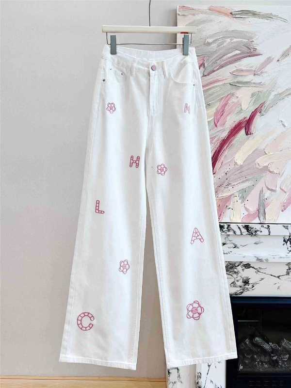 Marchio designer di jeans da donna CH bianco industria pesante Lettera ricamata rosa Lega larga 2024 primavera Nuovo pantaloni gambe a vita alta 93SX 93SX