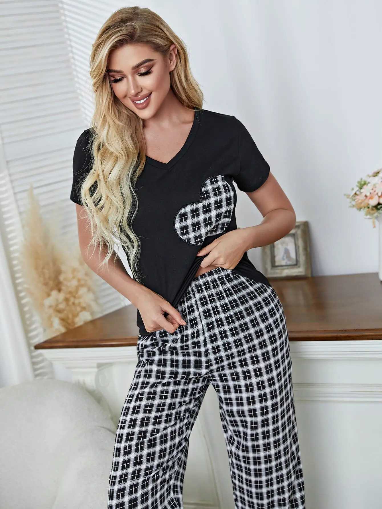 Kobietowa odzież sutowa Summerki Pajamy Kobiety Krótkie pęcherzyka V Szkona Spodnie 2 sztuki Plaid Pełna długość spodnie Slpwear Nocne odzież domowa Suit Y240426