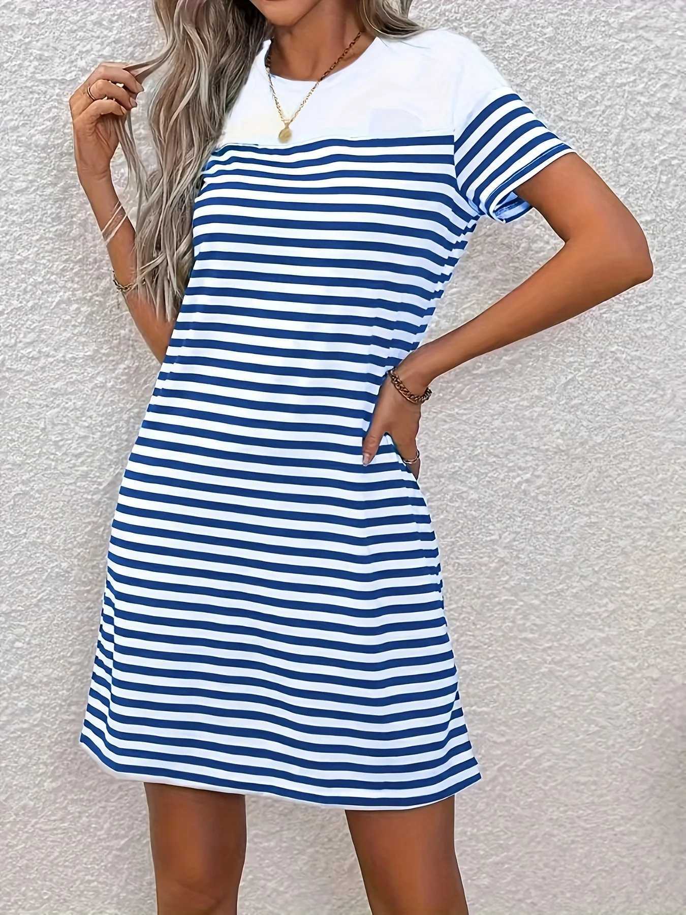 Basic Casual Kleider Leisure Fashion Classic Striped Short Sleeved Solid Color Passendes T-Shirt Sommer Runde Nackenkleid Damen Blau Y240429