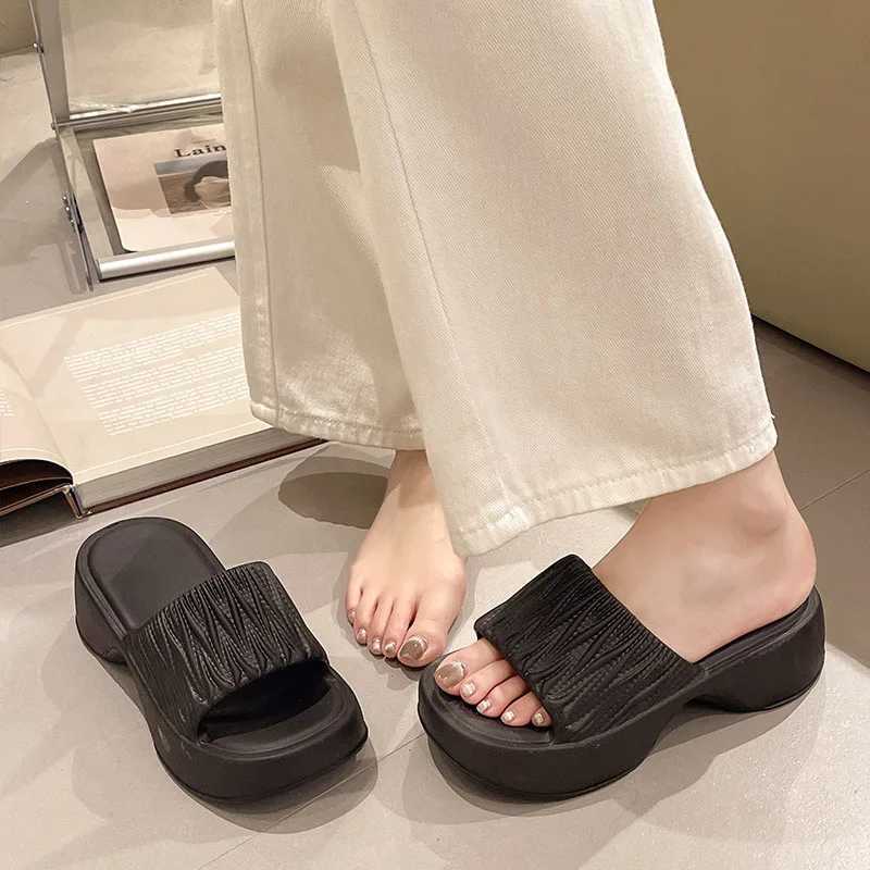 Slippers Fashion Womens Summer Thick Shoes Soft Sole Home Beac Wrinkle Texture Outdoor One Line EVA Sandal H240430