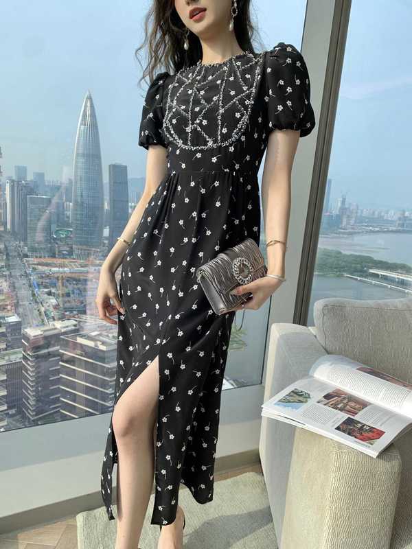 Basic casual jurken ontwerper Shenzhen Nanyou high -end Miu Home lente/zomer gefragmenteerde bloem kraal decoratie bubbel korte mouw split zijden jurk 6Gyy