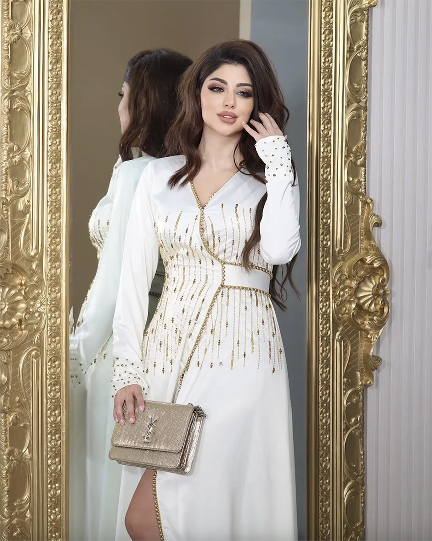 ファッションベインドバイサウジアラビアの女性はvネックイブニングドレス長袖ビーズサイドスリットベスティドスプロムパーティーフォーマルガウンを着る